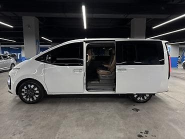 звездное небо в машине купить: Hyundai Staria: 2022 г., Минивэн — 4