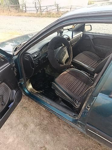 Транспорт: Opel Vectra: 1995 г., 1.6 л, Механика, Бензин, Седан — 5