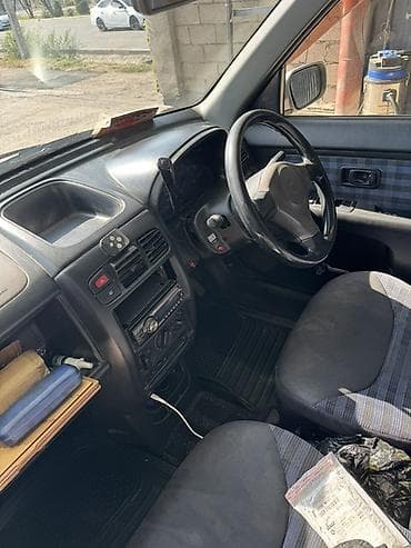 2000: Nissan Cube: 2000 г., 1.3 л, Автомат, Бензин, Минивэн — 5