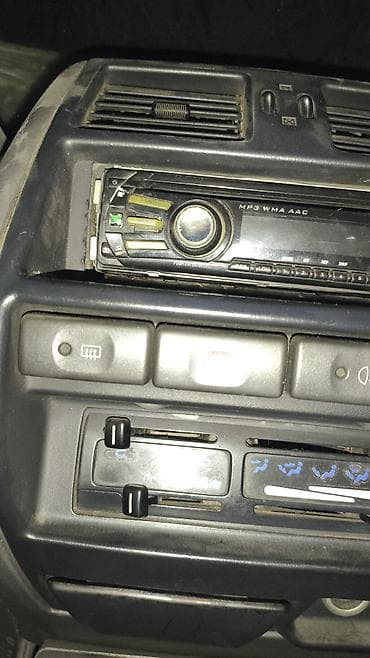 roewe i6: Ford Maverick: 1996 г., Внедорожник — 6
