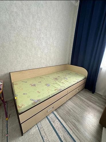 Односпальная кровать-кушетка с бортиком и выдвижными ящиками для at lalafo.kg Односпальная кровать-кушетка с бортиком и выдвижными ящиками для