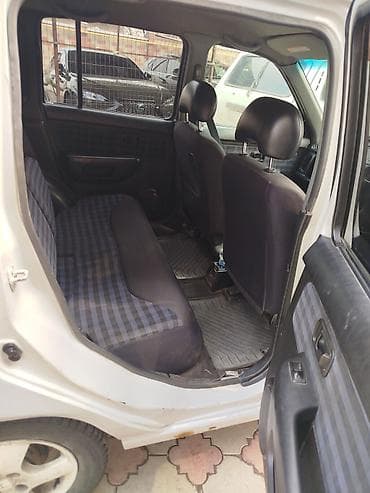 Nissan: Nissan Cube: 2000 г., 1.3 л, Автомат, Бензин, Универсал — 7