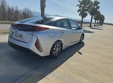 prius: Toyota Prius: 2020 г., Гибрид, Лифтбек — 4