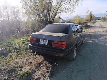 mersedes e212: Volkswagen Vento: 1993 г., Ручные, Бензин, Седан — 2