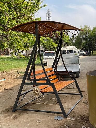 стол книжка с полками: Садовые качели Металл, Со спинкой, С крышей — 3