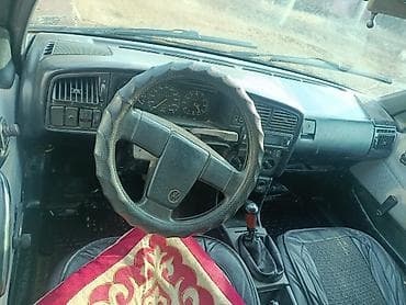 авто рынык: Volkswagen Passat: 1990 г., 1.8 л, Механика, Бензин, Седан — 7