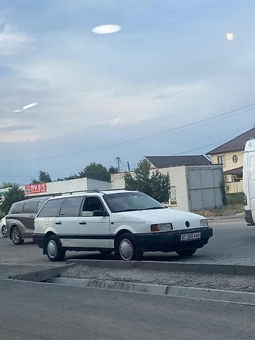 volkswagen 411: Volkswagen Passat: 1992 г., 1.8 л, Механика, Бензин, Универсал — 9