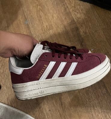 Киреге берилүүчү кийимдер: Кроссовкалар, 37.5, 38, Adidas, Колдонулган, Өзү алып кетүү — 2