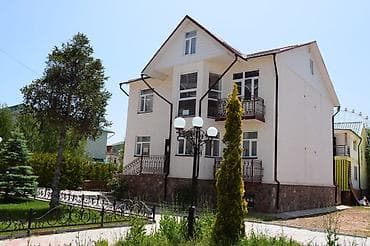 борбор недвижимость: Гостевой дом в городе Бостери Ысык Куль Нужна девушка на работу — 1