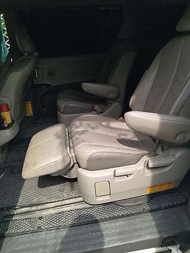 Toyota: Toyota Sienna: 2011 г., 3.5 л, Автомат, Бензин, Минивэн — 7