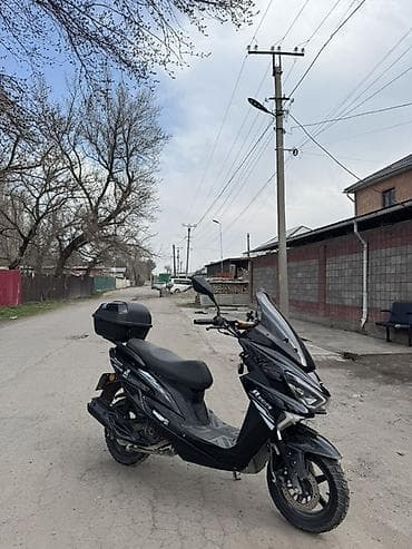 a 210: Продаю скутер макси в идеальном состоянии,150кубов,тяга бешеная все — 1