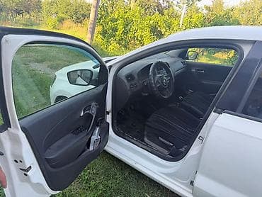 Транспорт: Volkswagen Polo: 2012 г., 1.6 л, Механика, Бензин, Седан — 4