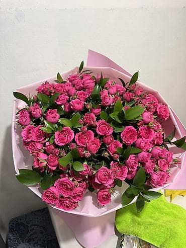 розы из ленты: Кустовые розы 
17 шт
Длина 70см
Свежие пышные 
В цветочном стоят 6000 — 1