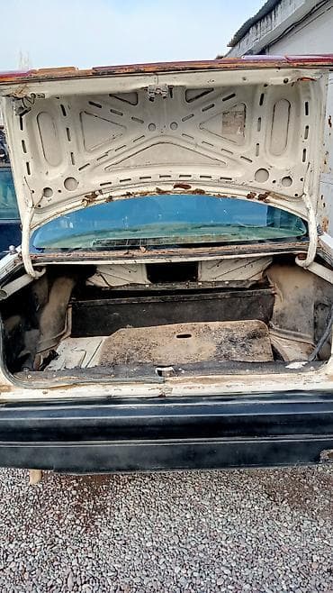 Audi: Audi 100: 1986 г., 1.8 л, Бензин — 9