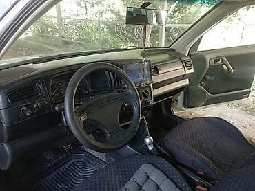 хунчи авто: Volkswagen Vento: 1993 г., 1.8 л, Механика, Бензин, Седан — 3