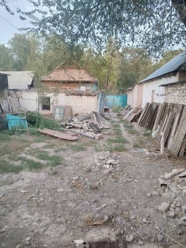 продаю дом в нижний ала арча: Предлагается к продаже дом с участком. Здание имеет классическую — 2