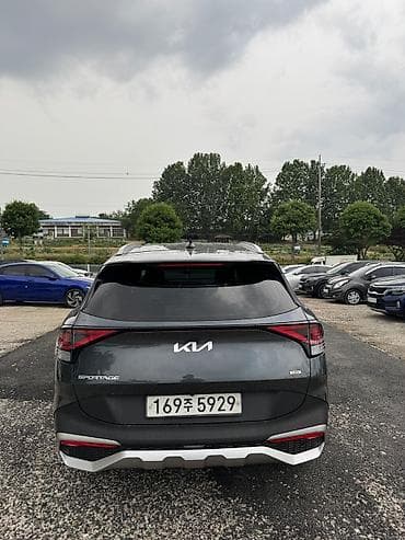 2022: Kia Sportage: 2022 г., Гибрид — 4