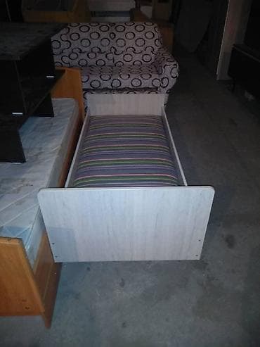 bugatti chiron: Одна спальня новая длина 180,ширина 80 — 1