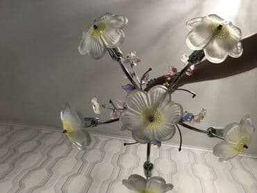 запчасти для люстры: Продаю люстру патроны все работают некоторых розовых листочков не — 9