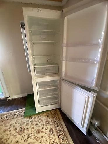 Техника и электроника: Холодильник Indesit, Б/у, Двухкамерный, No frost, 63 * 180 * — 2