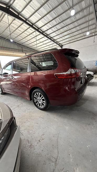 семейный авто: Toyota Sienna: 2019 г., 3.5 л, Автомат, Бензин, Минивэн — 2