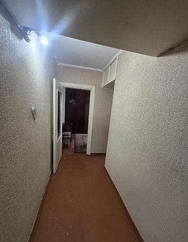 1 комнатная квартира 104: 1 комната, 32 м², 104 серия, 4 этаж, Старый ремонт — 5