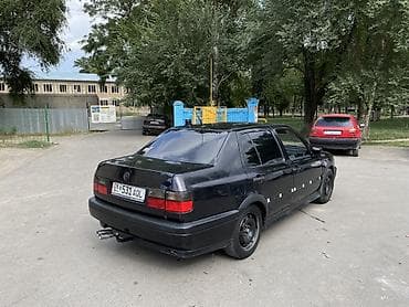 geely galaxy e5: Volkswagen Vento: 1992 г., 2 л, Механика, Бензин, Седан — 4