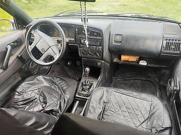 pes 2013: Volkswagen Passat Variant: 1991 г., Механика, Универсал — 1