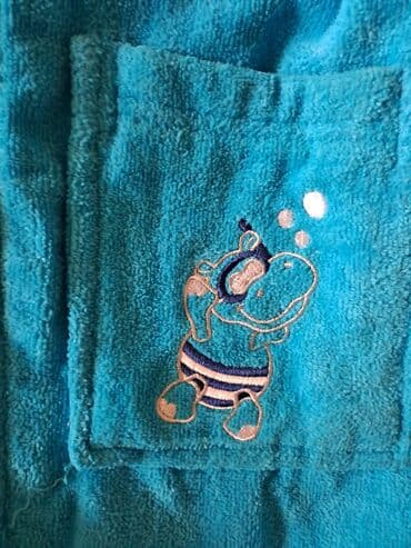 одежда оптом дордой: Махровый халат.Германия.Новый.Последний размер.На рост — 6