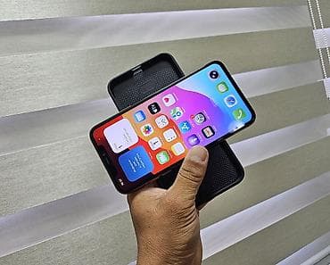 iphone 3: IPhone 11 Pro Max, Б/у, 256 ГБ, Золотой, Чехол, 65 % — 5