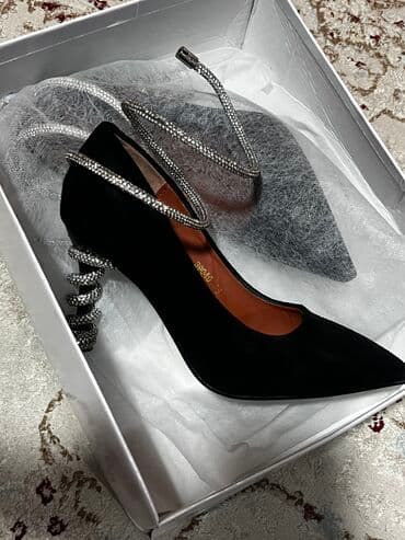 бу 39: Туфли, носила один раз, состояние идеальное 👌каблук 6 см — 3
