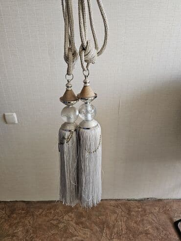 часы ручной работы настенные: Шторы с карнизом + зеркало+ шырдак 
Цена 1000с
очень срочно!!! — 6