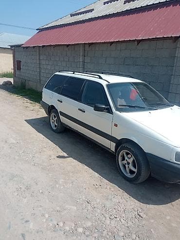 Volkswagen Passat Variant: 1992 г., 1.8 л, Механика, Бензин, Универсал