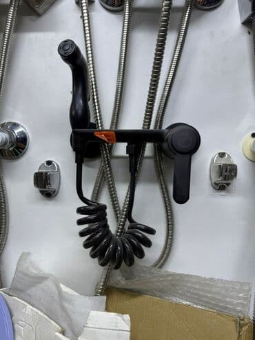 Гигиенический душ с настенным смесителем, черный матовый - Комплект at lalafo.kg Гигиенический душ с настенным смесителем, черный матовый - Комплект