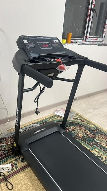 бегавой дарожки: Беговая дорожка для домашних тренировок - Мощность двигателя: 3,5 — 5