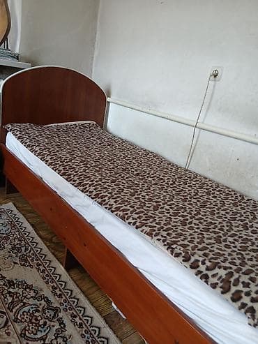 кровать и шкаф: Комплект мебели для спальни/детской: - Шкаф трехдверный из ЛДСП под — 2