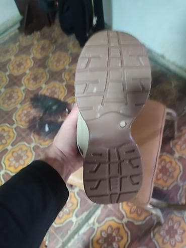 christian louboutin кеды мужские: Мужские кроссовки, 37, Новый, цвет - Бежевый, Самовывоз — 3