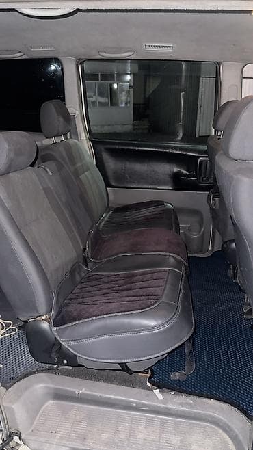 машины китайцы: Toyota Noah: 2002 г., 2 л, Автомат, Бензин, Минивэн — 7