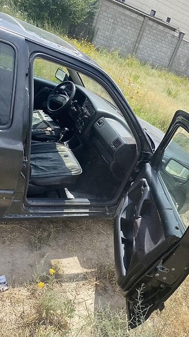Транспорт: Volkswagen Golf: 1993 г., Хэтчбэк — 8