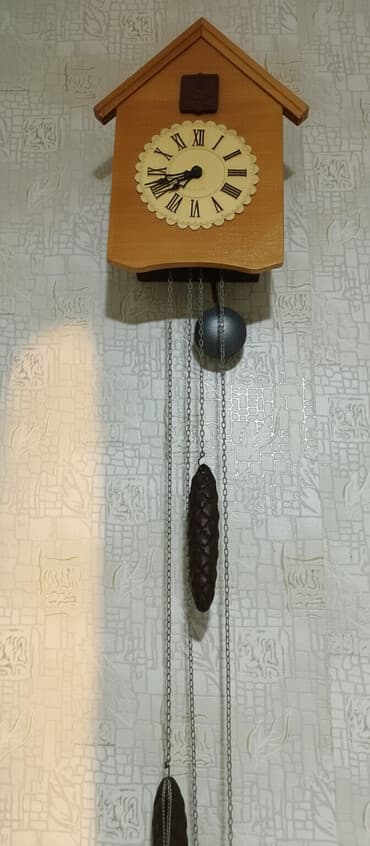 часы настенные электронные: Настенные механические часы с гирями «Кукушка» в деревянном — 1
