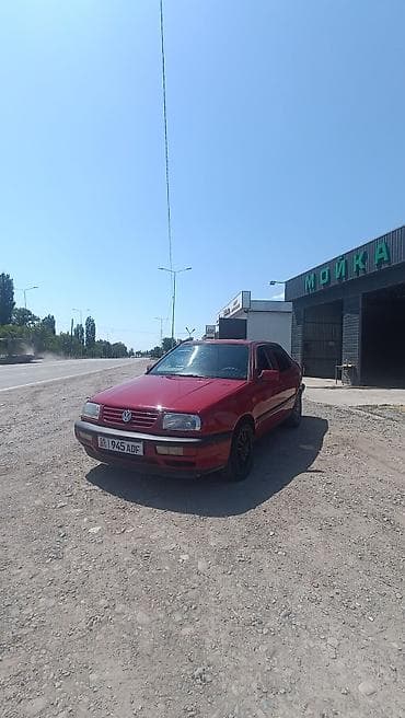 v klass: Volkswagen Vento: 1992 г., 1.8 л, Механика, Бензин, Седан — 1