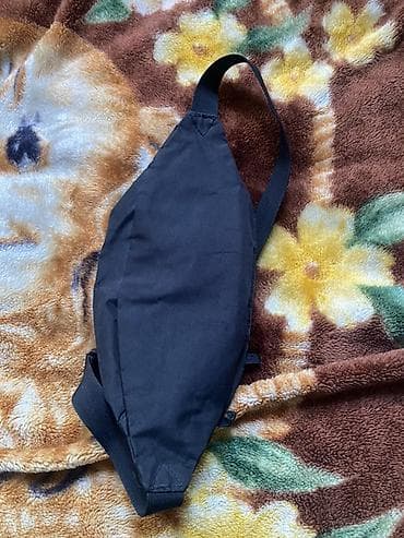 esse: Сумка-бананка (слинг) Urban Essentials, черная. - Компактная — 2