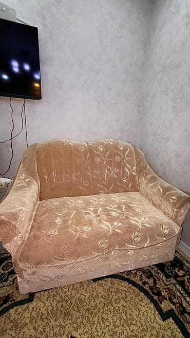 стулья деревяные: Комплект мягкой мебели в классическом стиле: - 2 кресла и 2‑местный — 2