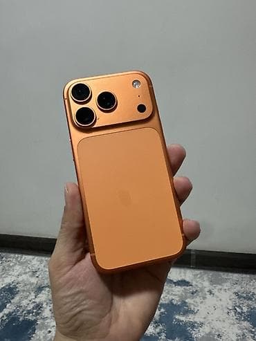 смарт часи: IPhone 17 Pro, Б/у, 256 ГБ, Оранжевый, Зарядное устройство, Защитное стекло, Чехол, 100 % — 1