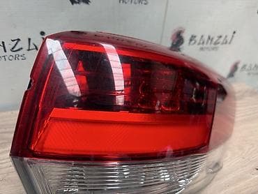 prius plus: Стоп‑сигнал задний правый Toyota Highlander - Оригинальная запчасть — 3