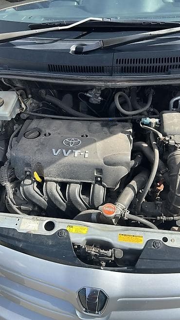 Toyota: Toyota Ist: 2004 г., 1.3 л, Автомат, Бензин, Хетчбек — 9