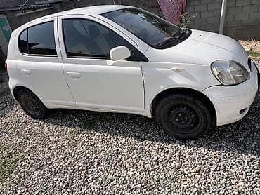 Продажа авто: Toyota Yaris: 2005 г., Механика, Бензин, Хэтчбэк — 4