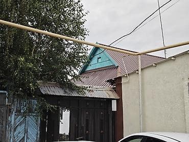 куплю поле: Продаётся жилой дом с двором и хозяйственными постройками. Строили — 2