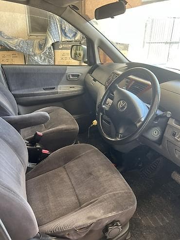 вокси ноах: Toyota Noah: 2002 г., 2 л, Автомат, Бензин, Минивэн — 7