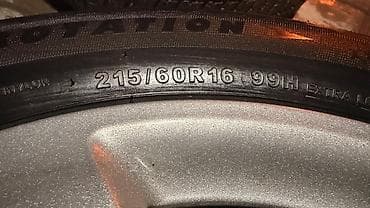 зимный шины 16: Комплект дисков Mercedes с шинами 215/60/R16 зима. Состояние — 5